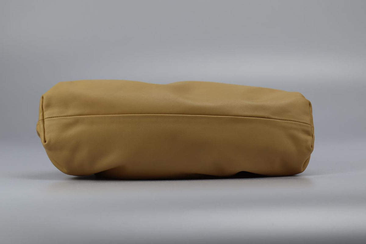 BOTTEGA VENETA THE POUCH LARGE GATHERED LEATHER CLUTCH