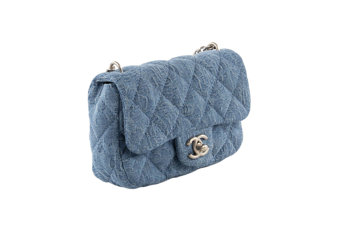 CHANEL BLUE 2023 CAMELLIA SWEETHEART FLAP SMALL QUILTED DENIM SHOULDER BAG