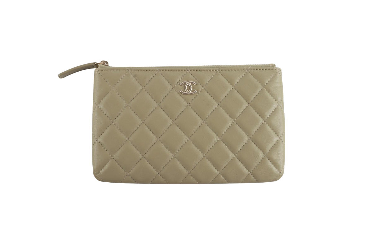 CHANEL GREEN 2024 O CASE SMALL QUILTED LEATHER POUCH (COMES WITH BOX AND DUSTBAG)