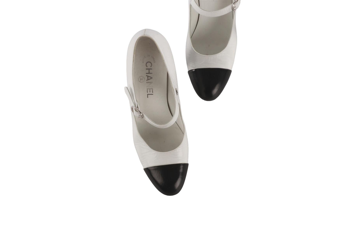 CHANEL WHITE 2022 LEATHER PUMPS EU 39 UK 6 US 9