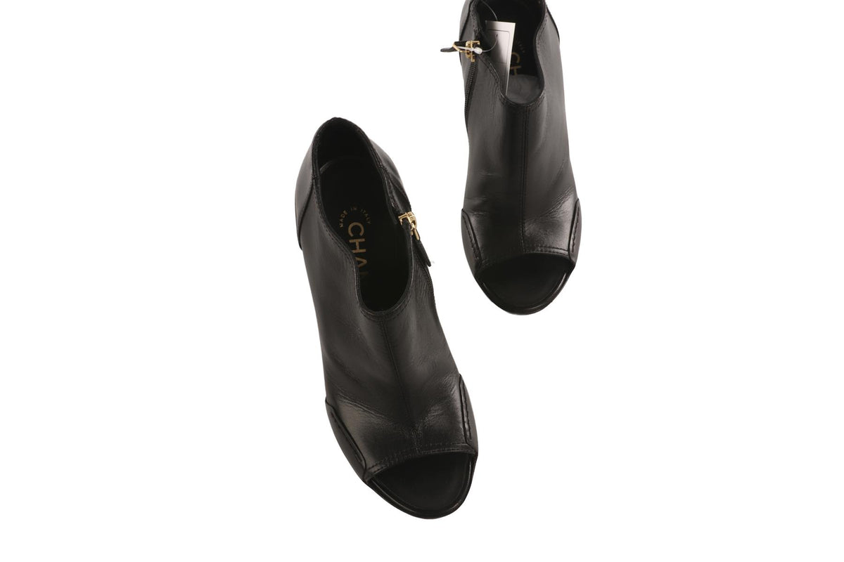 CHANEL BLACK 2014 LEATHER ANKLE BOOTS EU 37.5 UK 4.5 US 7.5