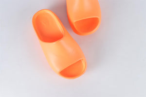 ADIDAS YEEZY ORANGE KIDS GIRLS RUBBER SLIDES EU 33 UK 1 US 1