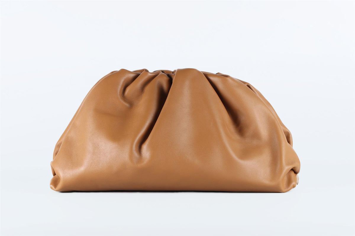 BOTTEGA VENETA BROWN POUCH LARGE LEATHER CLUTCH