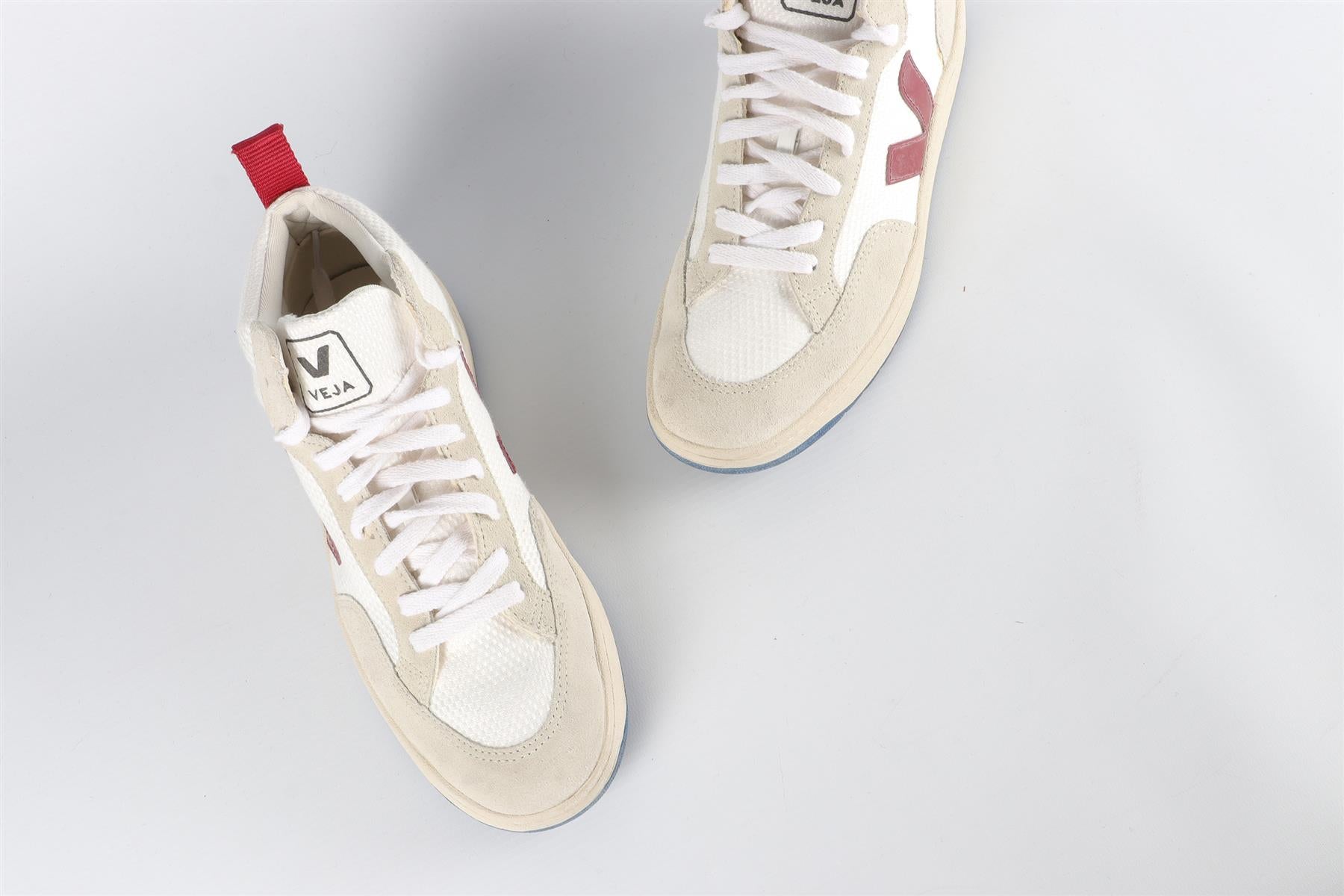 VEJA WHITE SUEDE SNEAKERS EU 38, UK 5, US 7