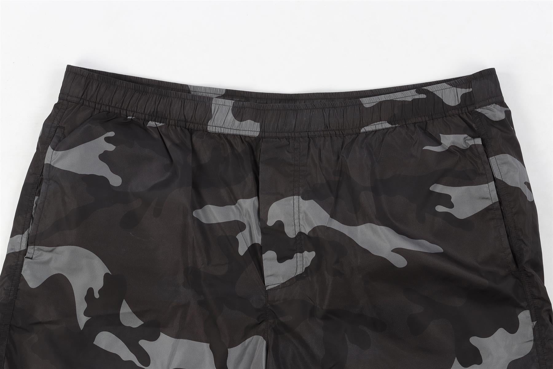 VALENTINO BLACK MEN'S SWIM SHORTS IT 50 UK 34