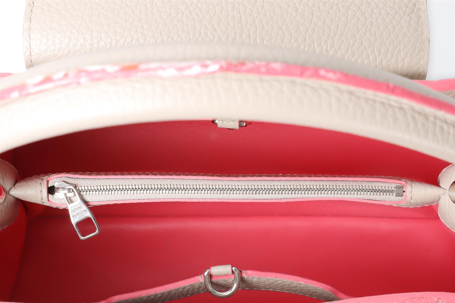 LOUIS VUITTON TAUPE 2014 CAPUCINES MM TAURILLON LEATHER TOTE BAG