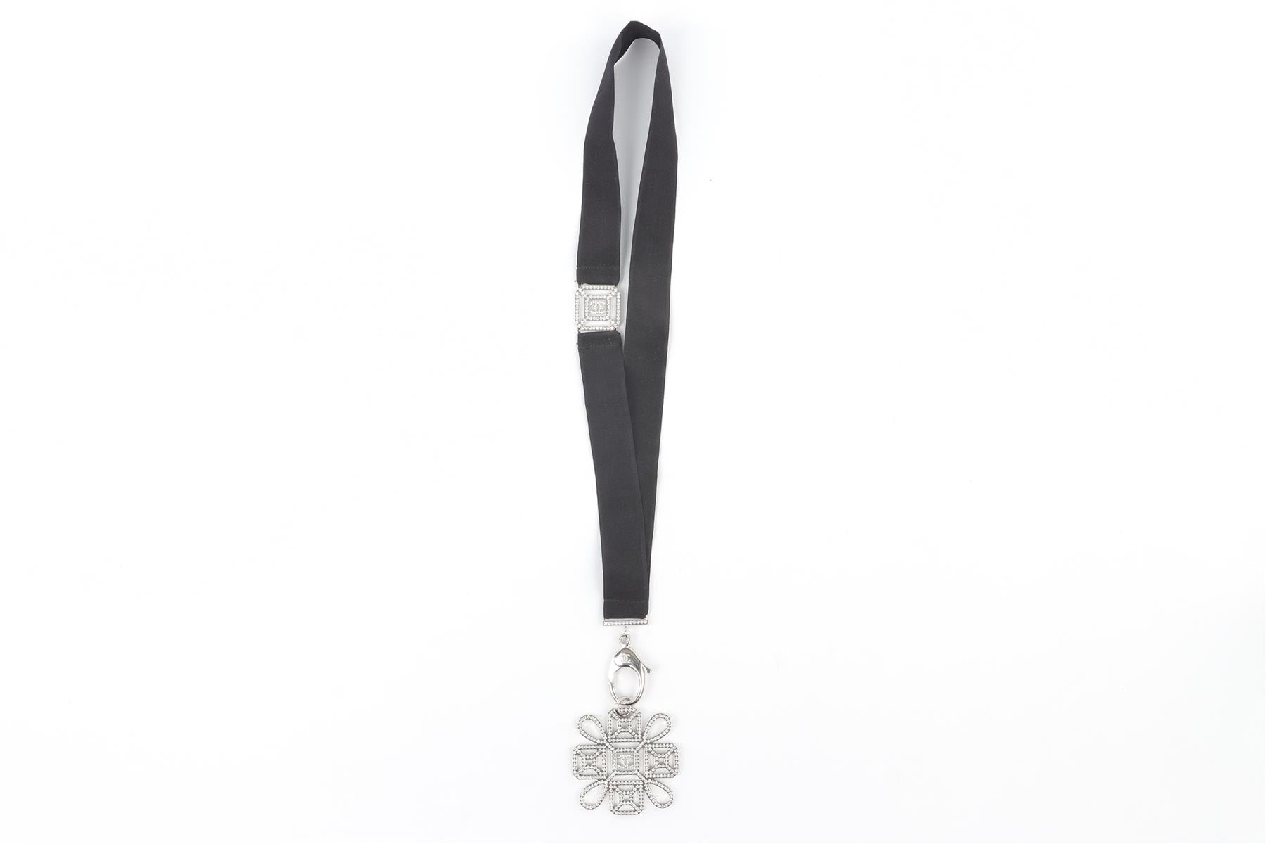 CHANEL SILVER 2017 CC STRASS NECKLACE
