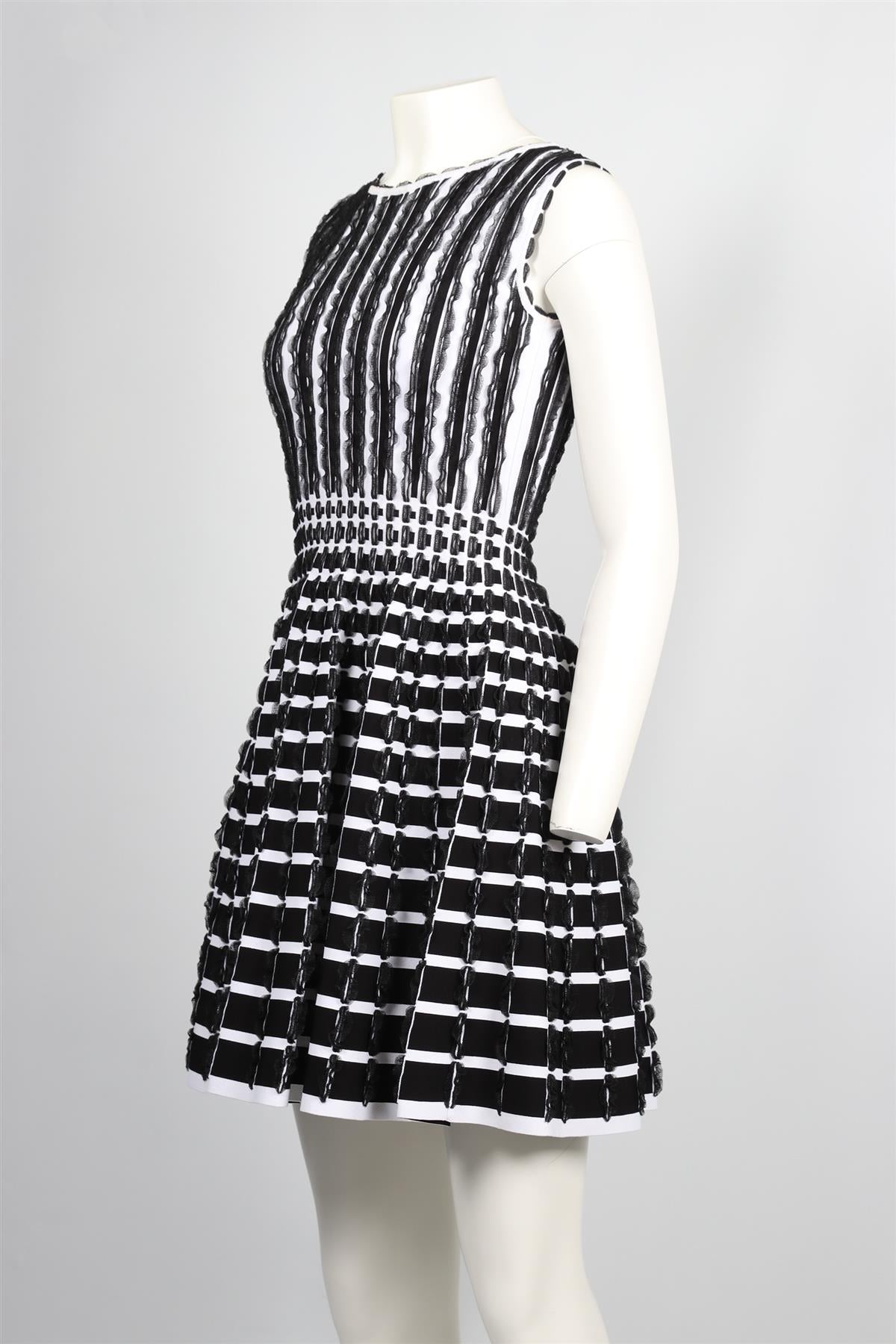 ANTONINO VALENTI BLACK AND WHITE KNIT MINI DRESS IT 40 UK 8