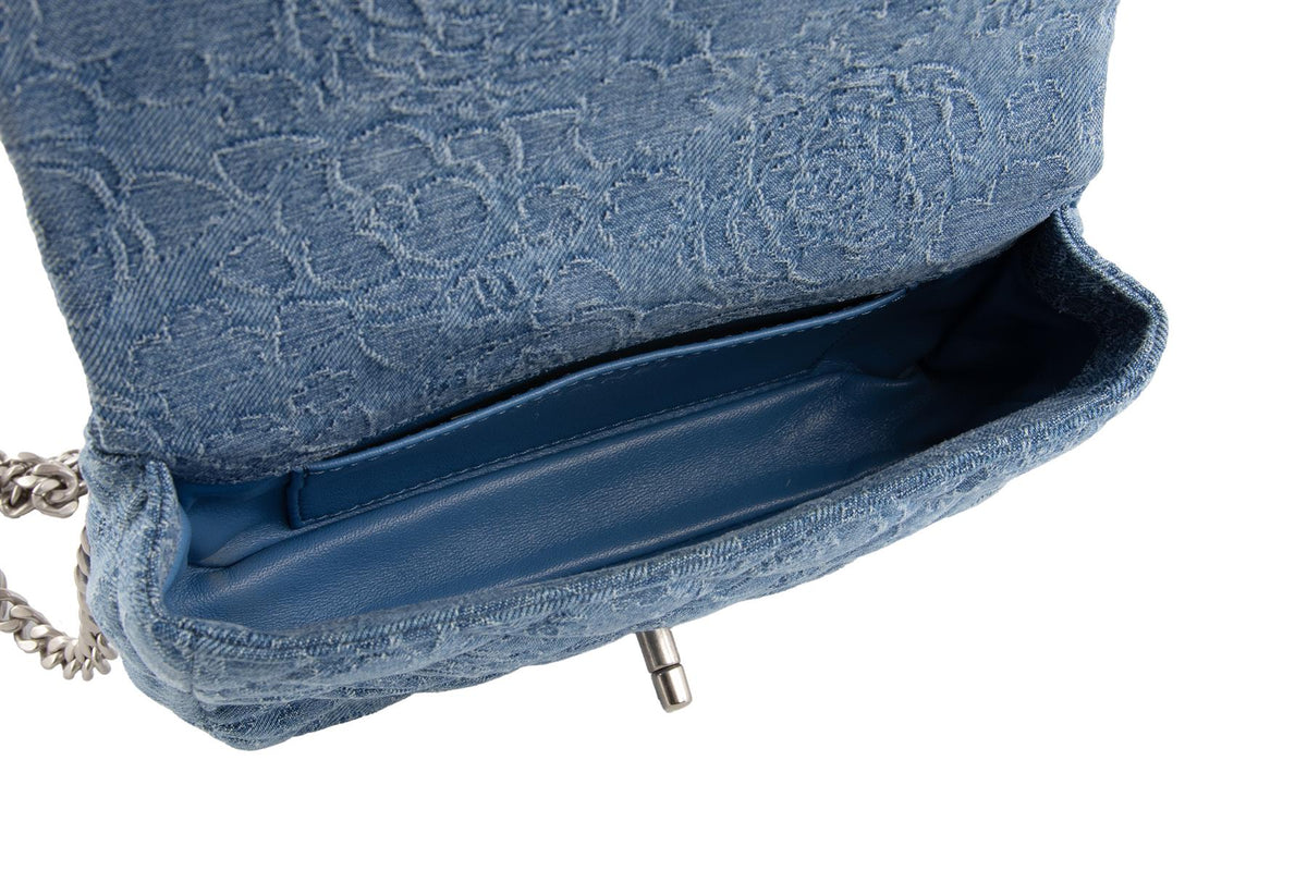 CHANEL BLUE 2023 CAMELLIA SWEETHEART FLAP SMALL QUILTED DENIM SHOULDER BAG