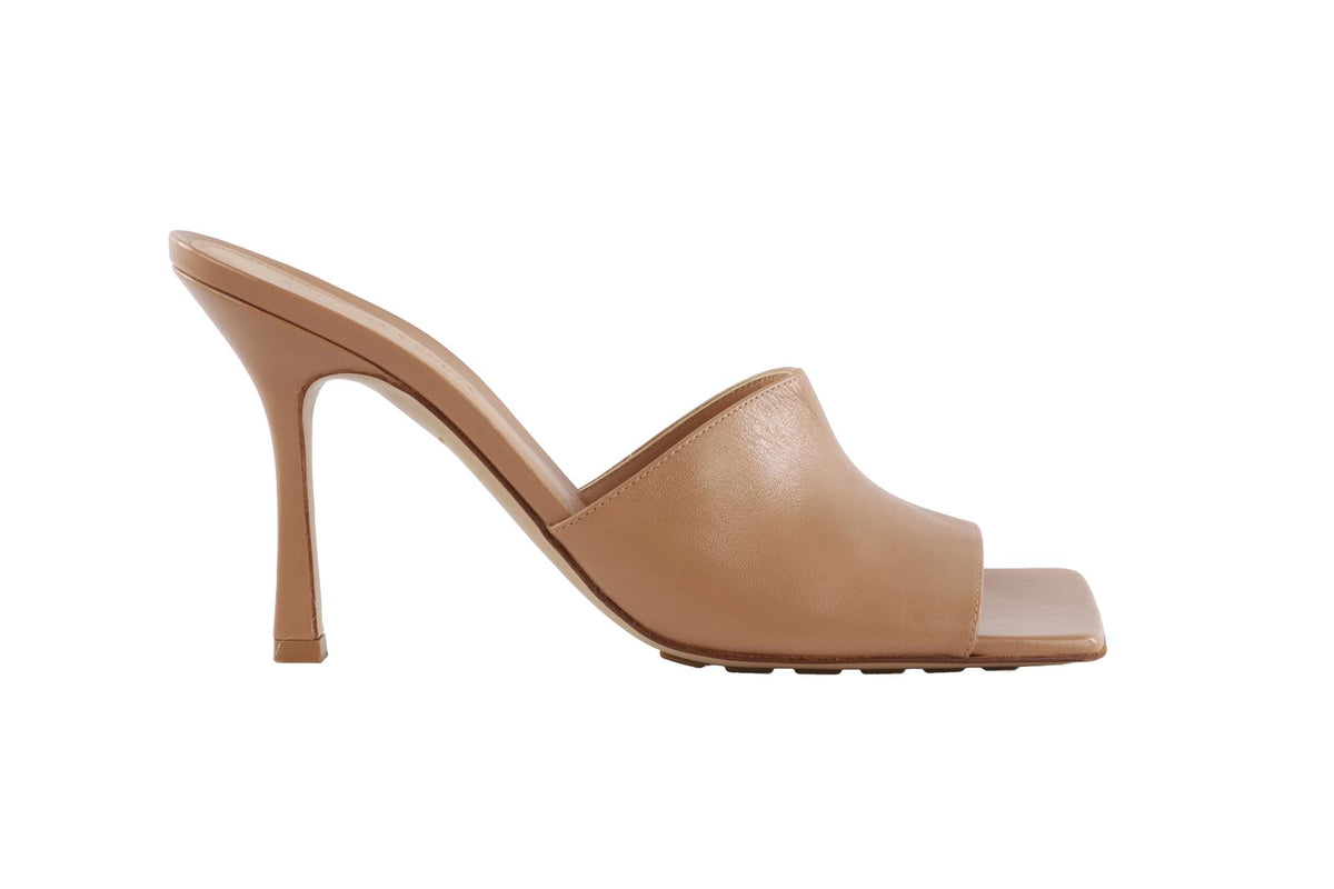BOTTEGA VENETA TAN LEATHER MULES EU 40 UK 7 US 10