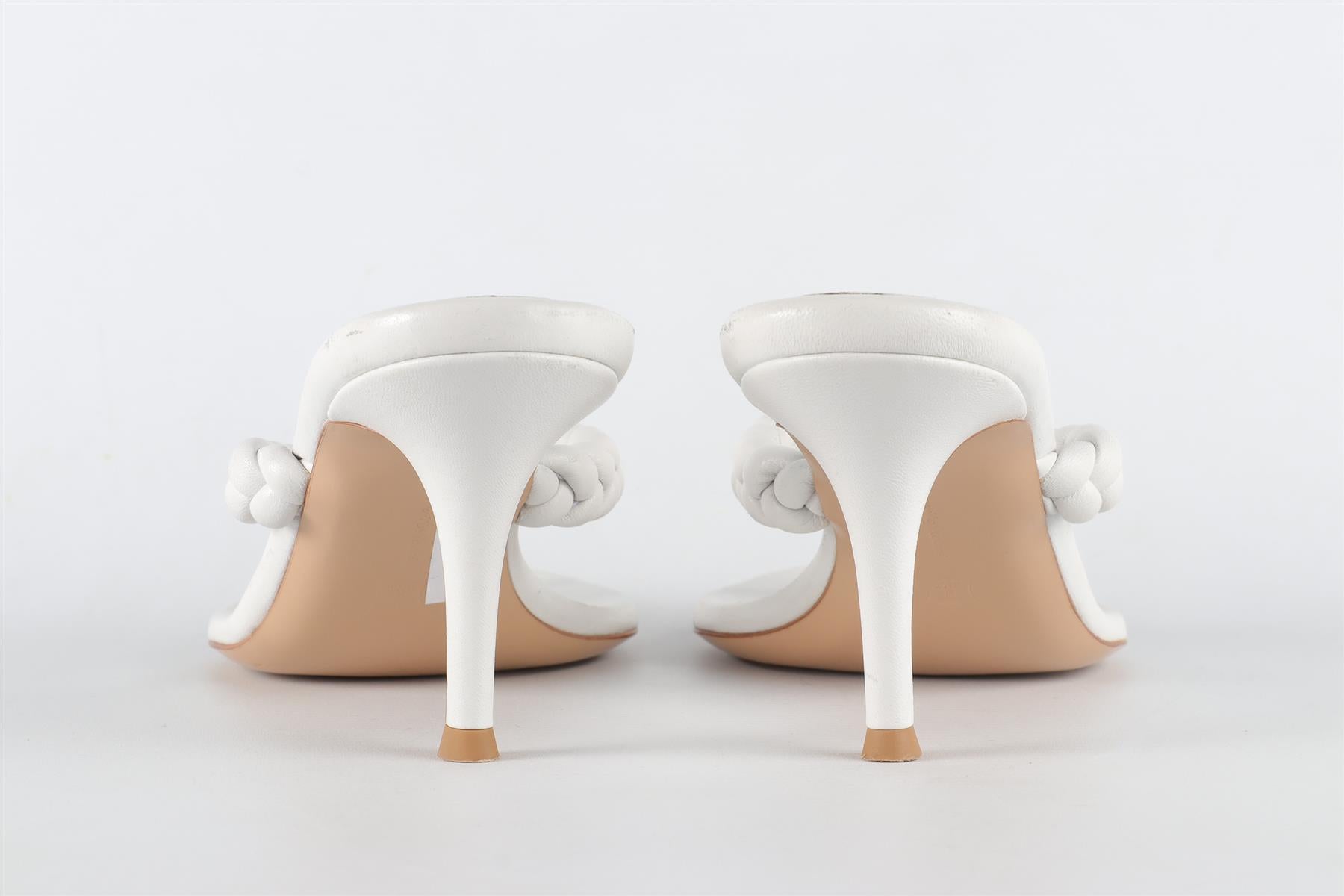 GIANVITO ROSSI WHITE LEATHER THONG SANDALS EU 39 UK 6 US 9