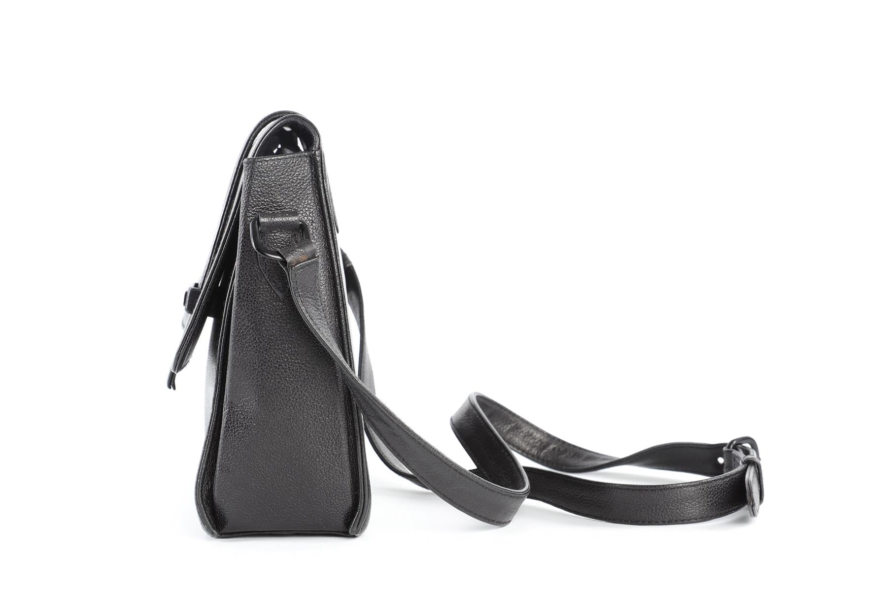 CHANEL BLACK 2000 - 2002 LEATHER SHOULDER BAG