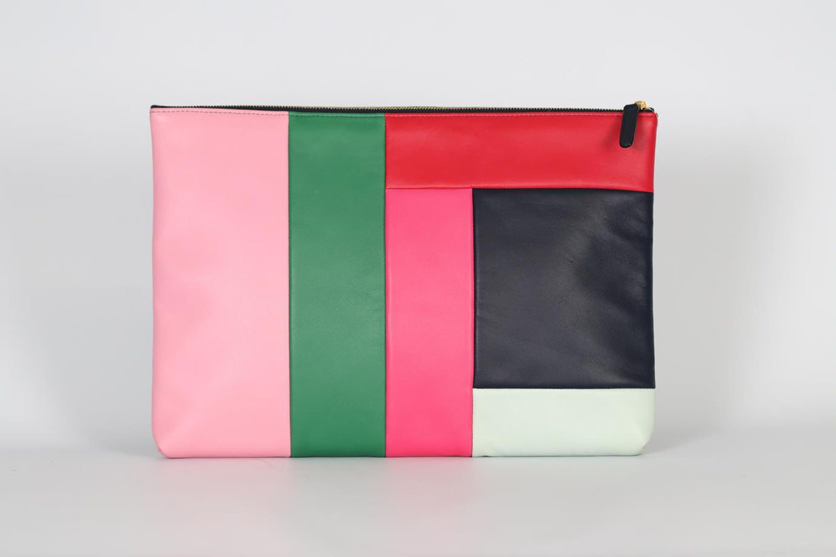 CHANEL 2015 O-CASE LEATHER CLUTCH