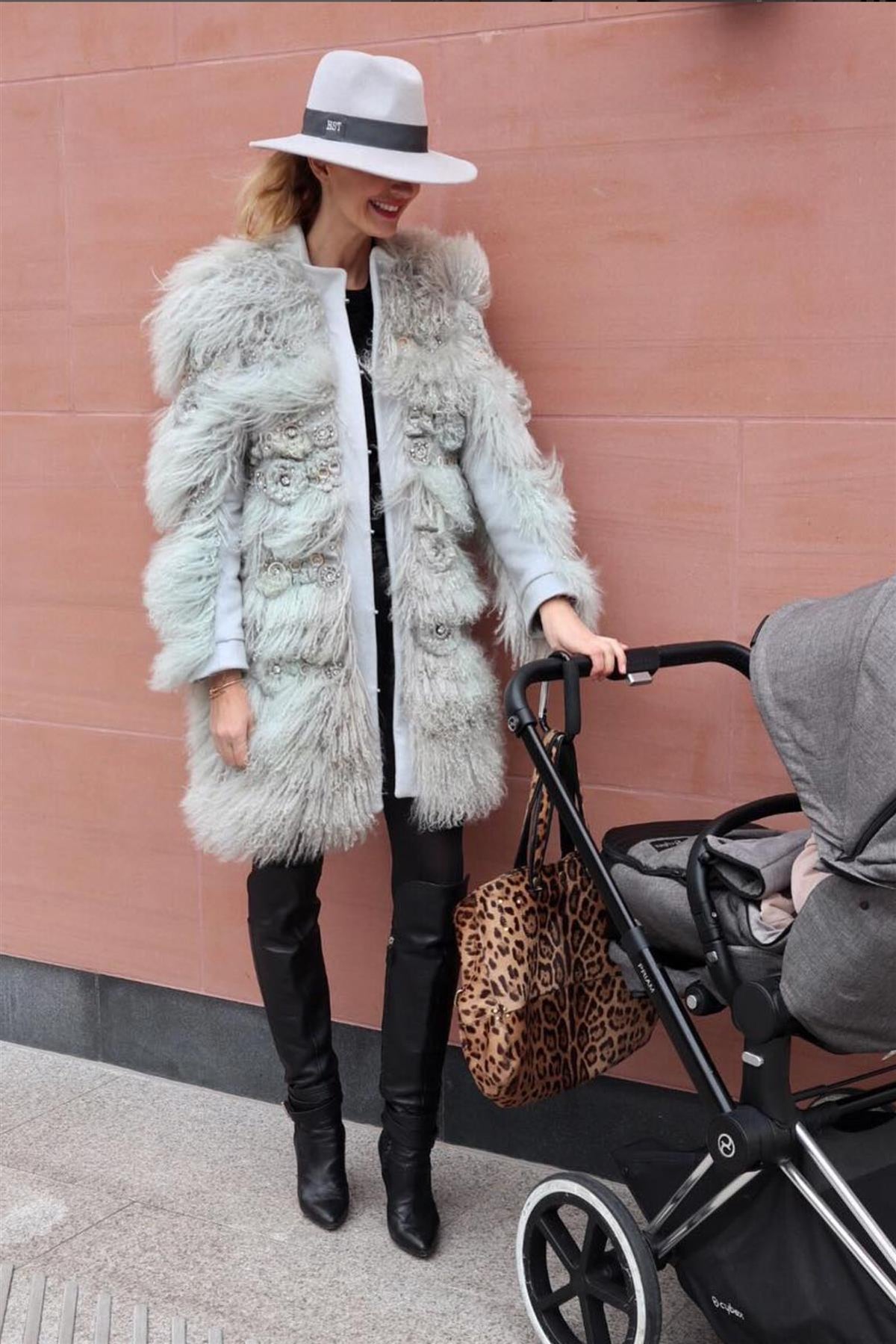 CHLOÉ BLUE CRYSTAL AND SHEARLING COAT FR 36 UK 8