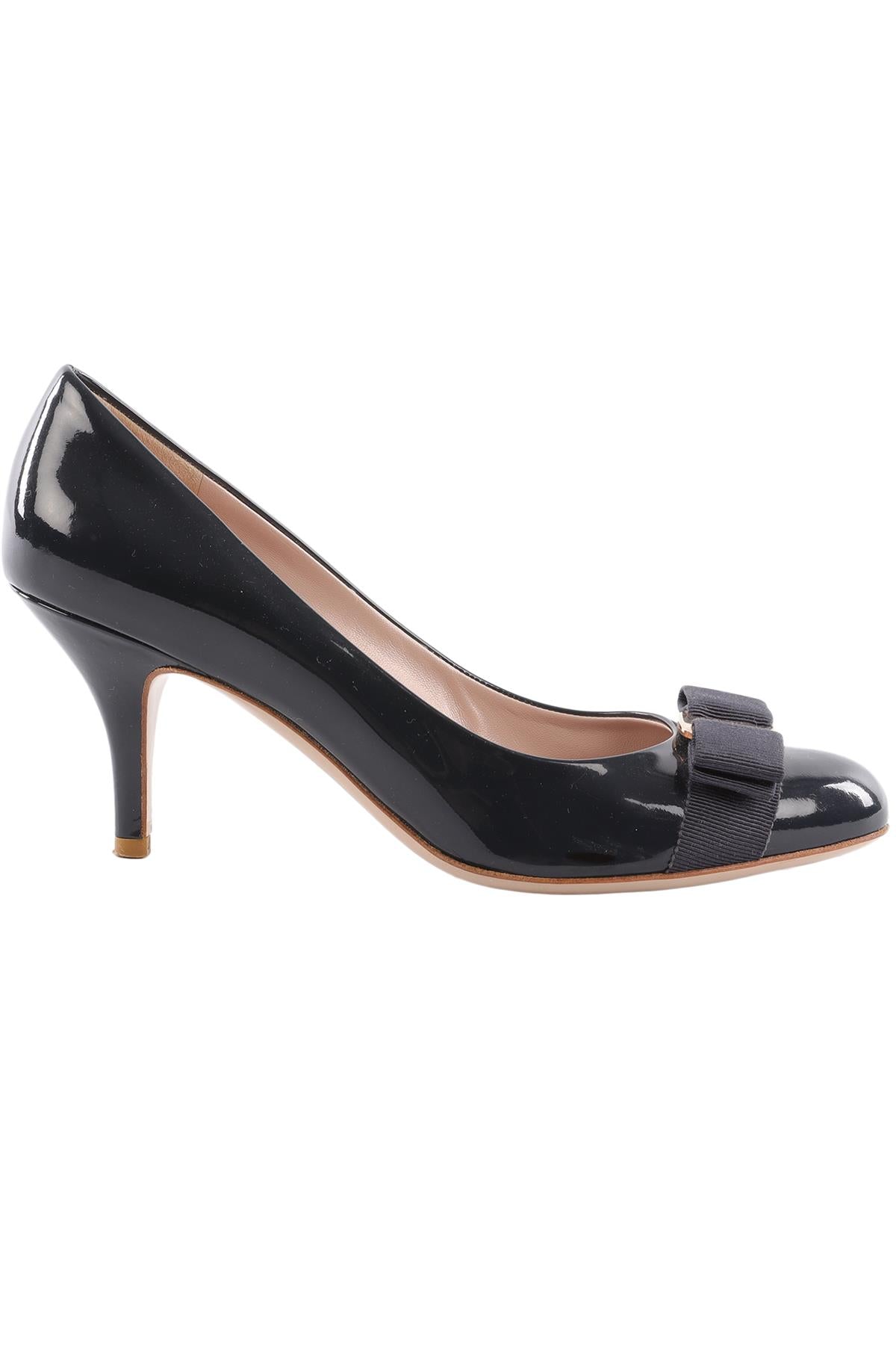 SALVATORE FERRAGAMO NAVY LEATHER PUMPS US 7 EU 37 UK 4