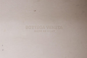 BOTTEGA VENETA ECRU INTRECCIATO LEATHER BUCKET BAG
