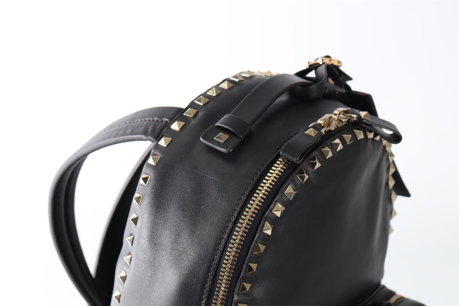 VALENTINO GARAVANI BLACK ROCKSTUD MEDIUM LEATHER BACKPACK