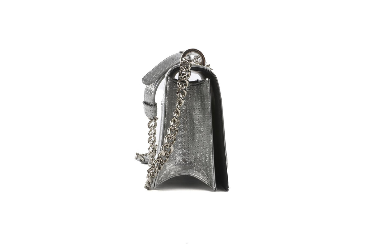SILVER DIORAMA MEDIUM MICROCANNAGE LEATHER SHOULDER BAG
