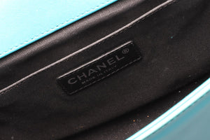 CHANEL TEAL 2015 BOY MEDIUM QUILTED PATENT LEATHER SHOULDER BAG