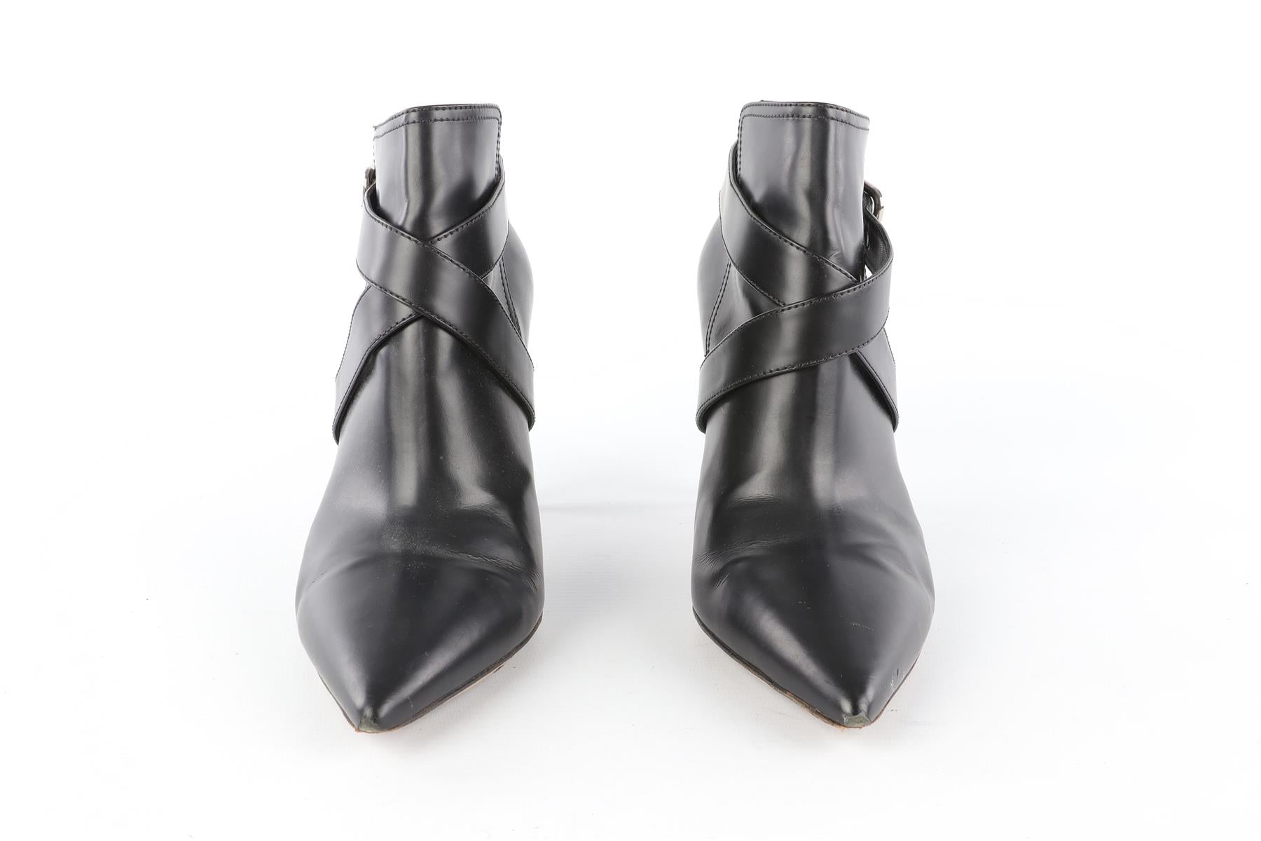 GIANVITO ROSSI BLACK LEATHER ANKLE BOOTS EU 39 UK 6 US 9