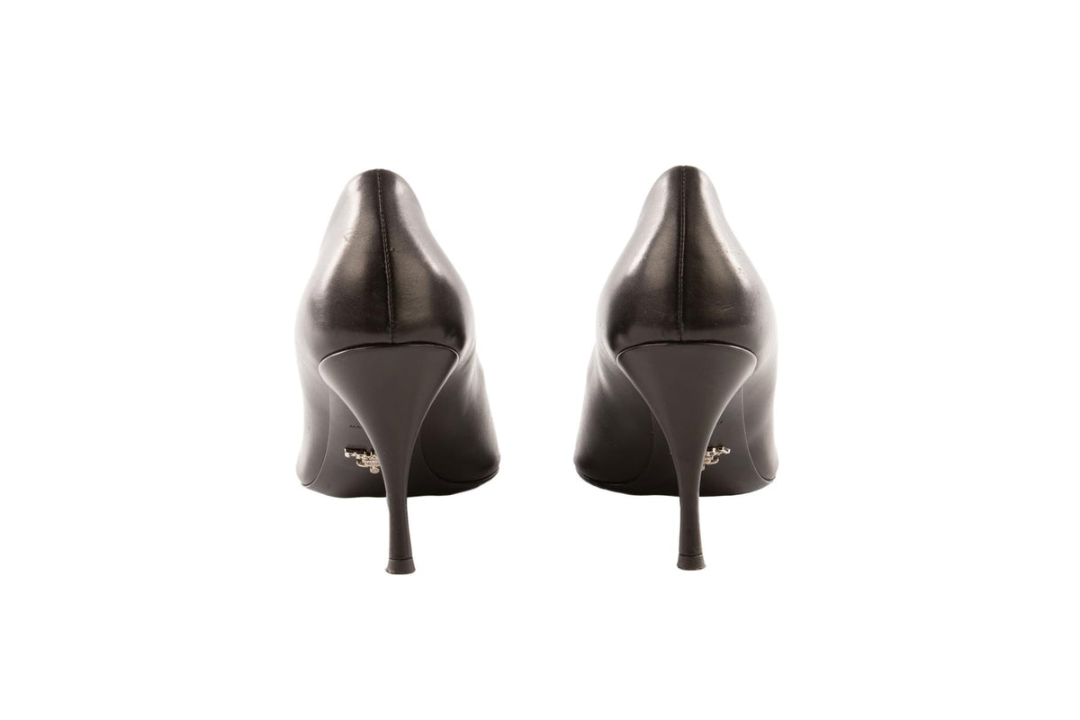 PRADA BLACK LEATHER PUMPS EU 39