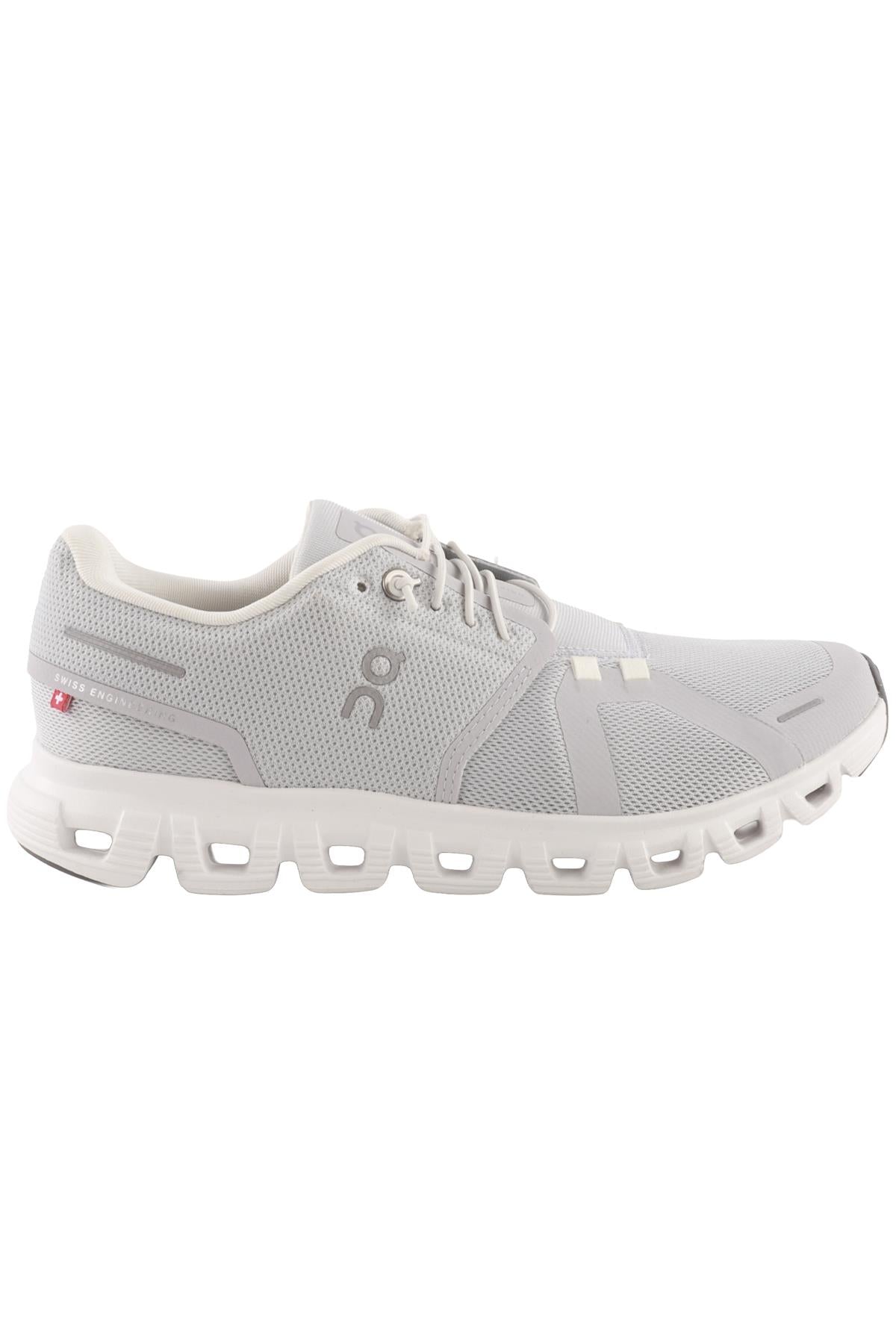 ON GREY CLOUD 6 GLACIER/WHITE SNEAKERS EU 39 UK 6 US 9