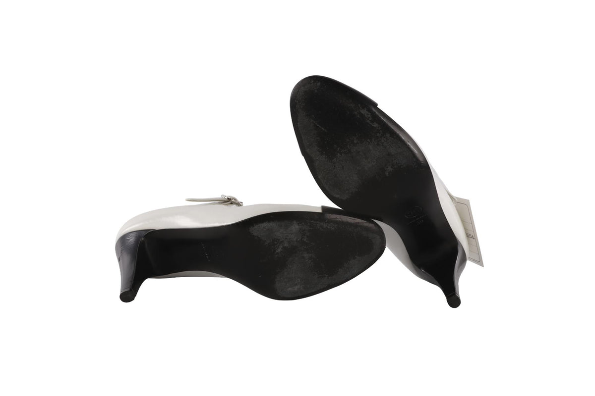 CHANEL WHITE 2022 LEATHER PUMPS EU 39 UK 6 US 9
