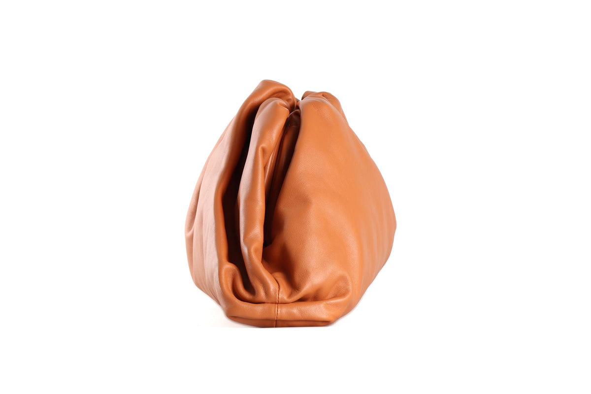 BOTTEGA VENETA TAN POUCH LARGE LEATHER CLUTCH