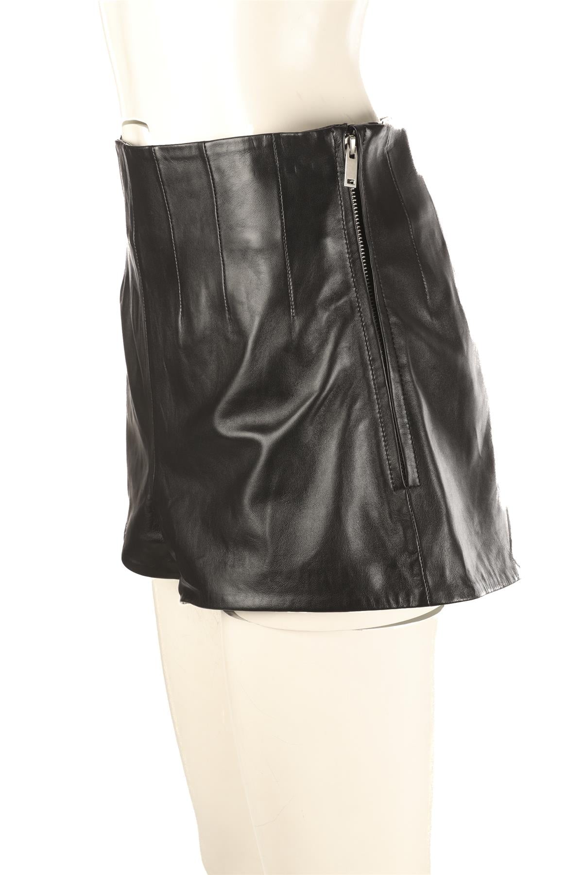RETROFETE BLACK LEATHER SHORTS SMALL