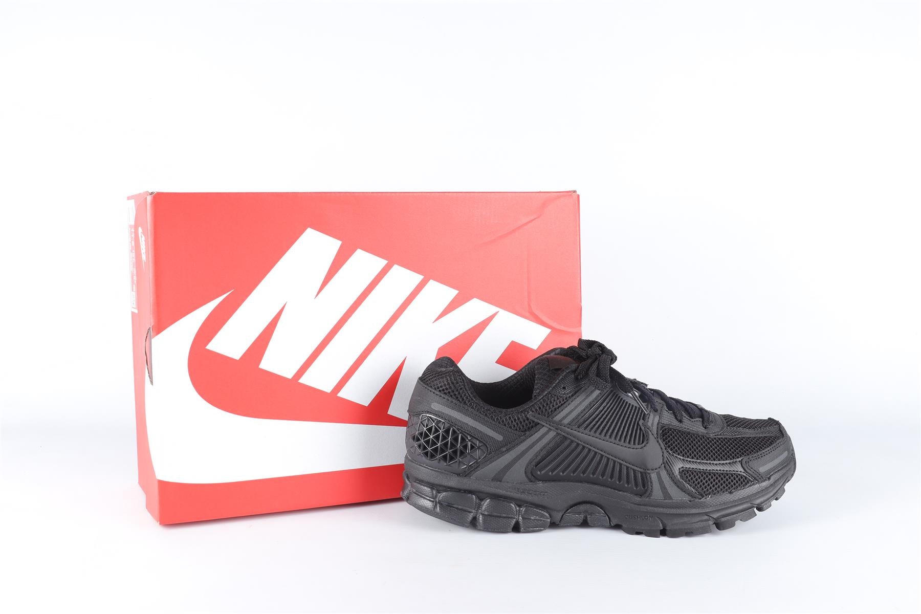 NIKE BLACK MEN'S ZOOM VOMERO 5 SNEAKERS EU 44 UK 9 US 10