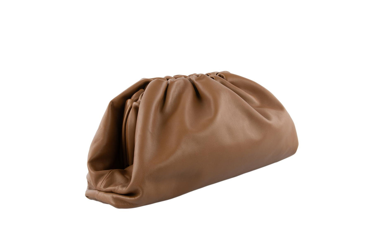 BOTTEGA VENETA BROWN POUCH LARGE LEATHER CLUTCH
