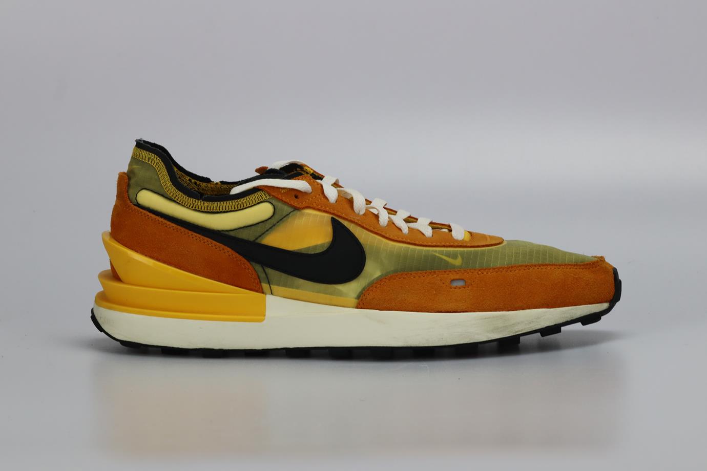 NIKE MEN'S WAFFLE ONE SE UNIVERSITY GOLD MESH AND SUEDE SNEAKERS EU 47.5 UK 12 US 13