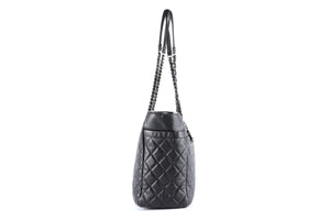 CHANEL BLACK 2014 SMALL QUILTED LEATHER TOTE BAG