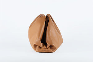 BOTTEGA VENETA BROWN POUCH LARGE LEATHER CLUTCH