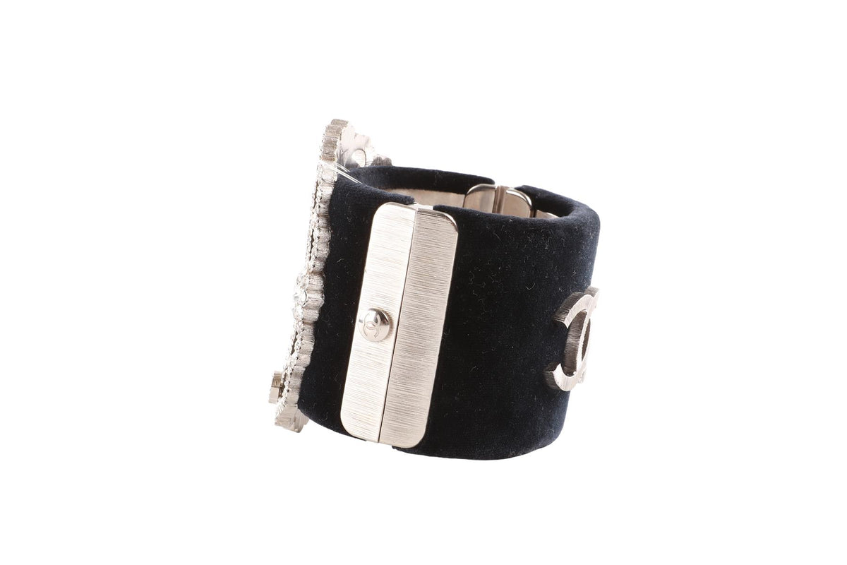 CHANEL BLACK 2015 CC VELVET CUFF