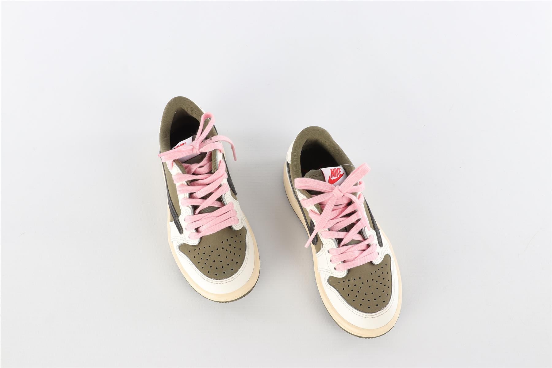 NIKE GREEN GIRLS TRAINERS EU 29 UK 10.5 US 11.5