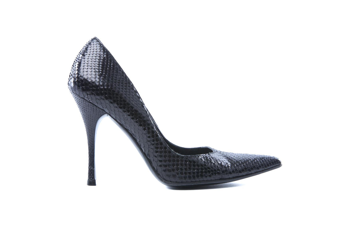 GUCCI BLACK SNAKESKIN PUMPS US 7.5 UK 4.5 EU 37.5