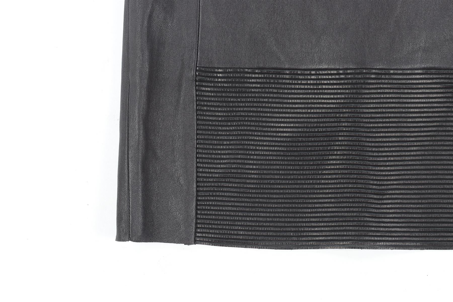 JITROIS BLACK LEATHER MINI SKIRT FR 34 UK 6
