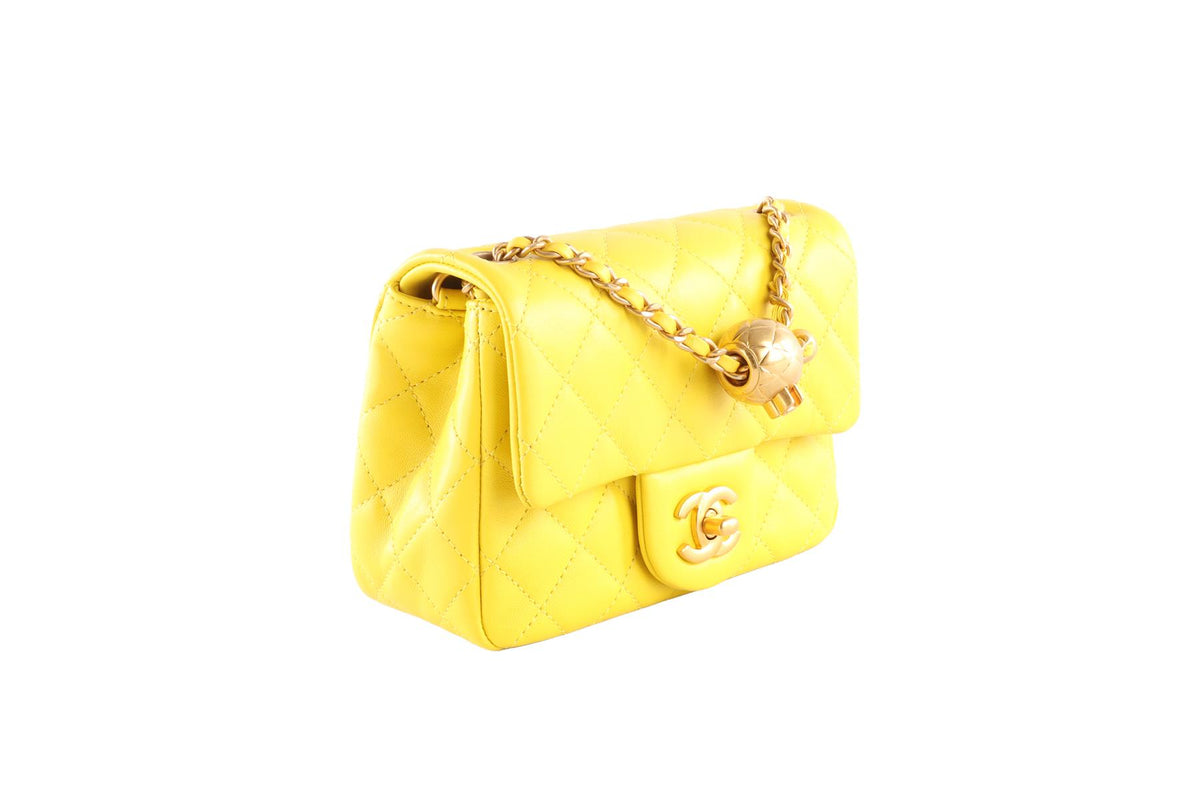 CHANEL YELLOW 2023 PEARL CRUSH SQUARE MINI QUILTED LEATHER SHOULDER BAG