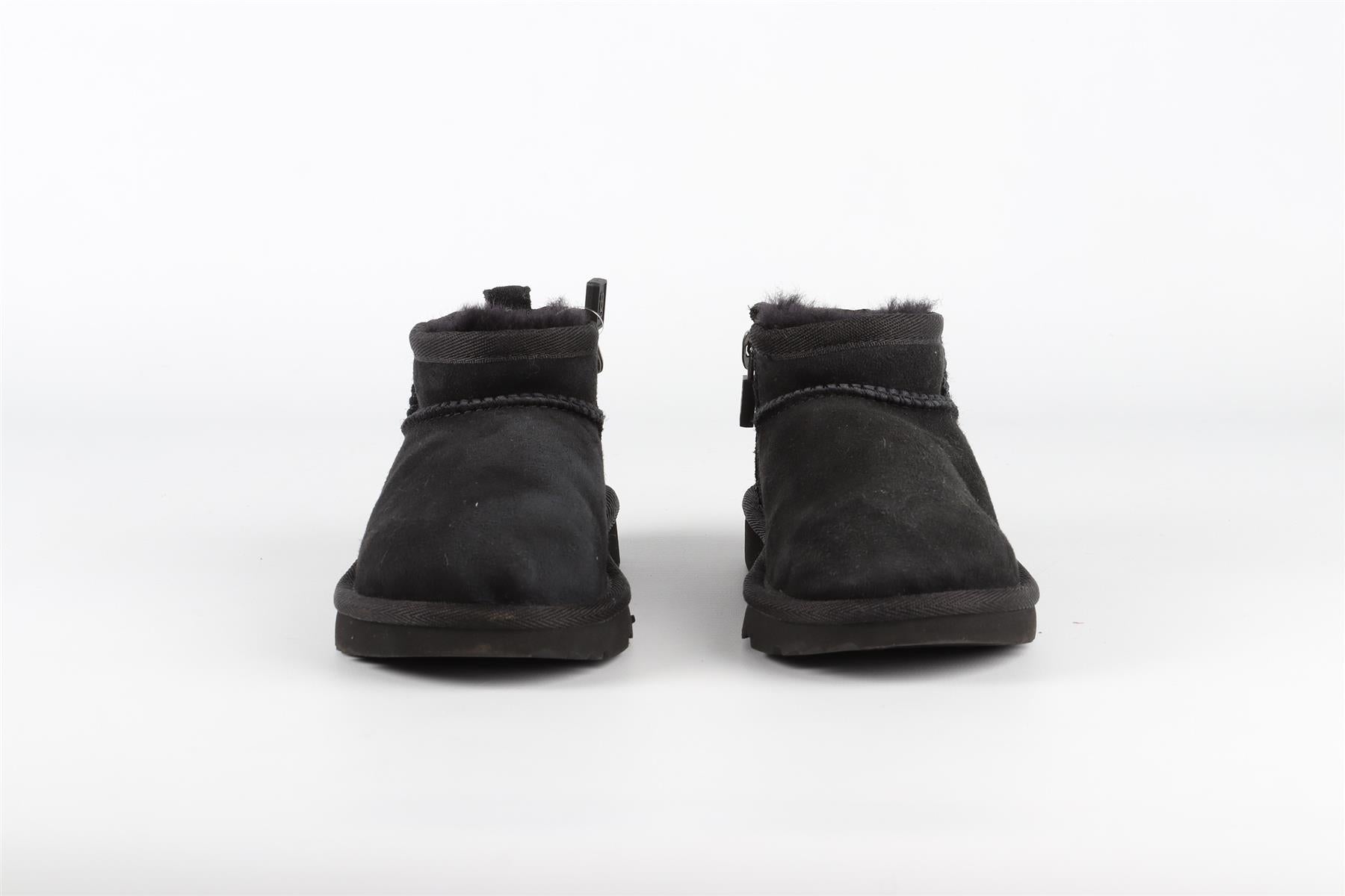 UGG BLACK GIRLS BOOTS UK 9 EU 27.5 US 10