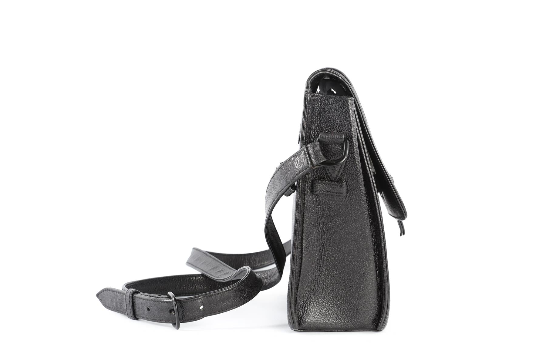CHANEL BLACK 2000 - 2002 LEATHER SHOULDER BAG