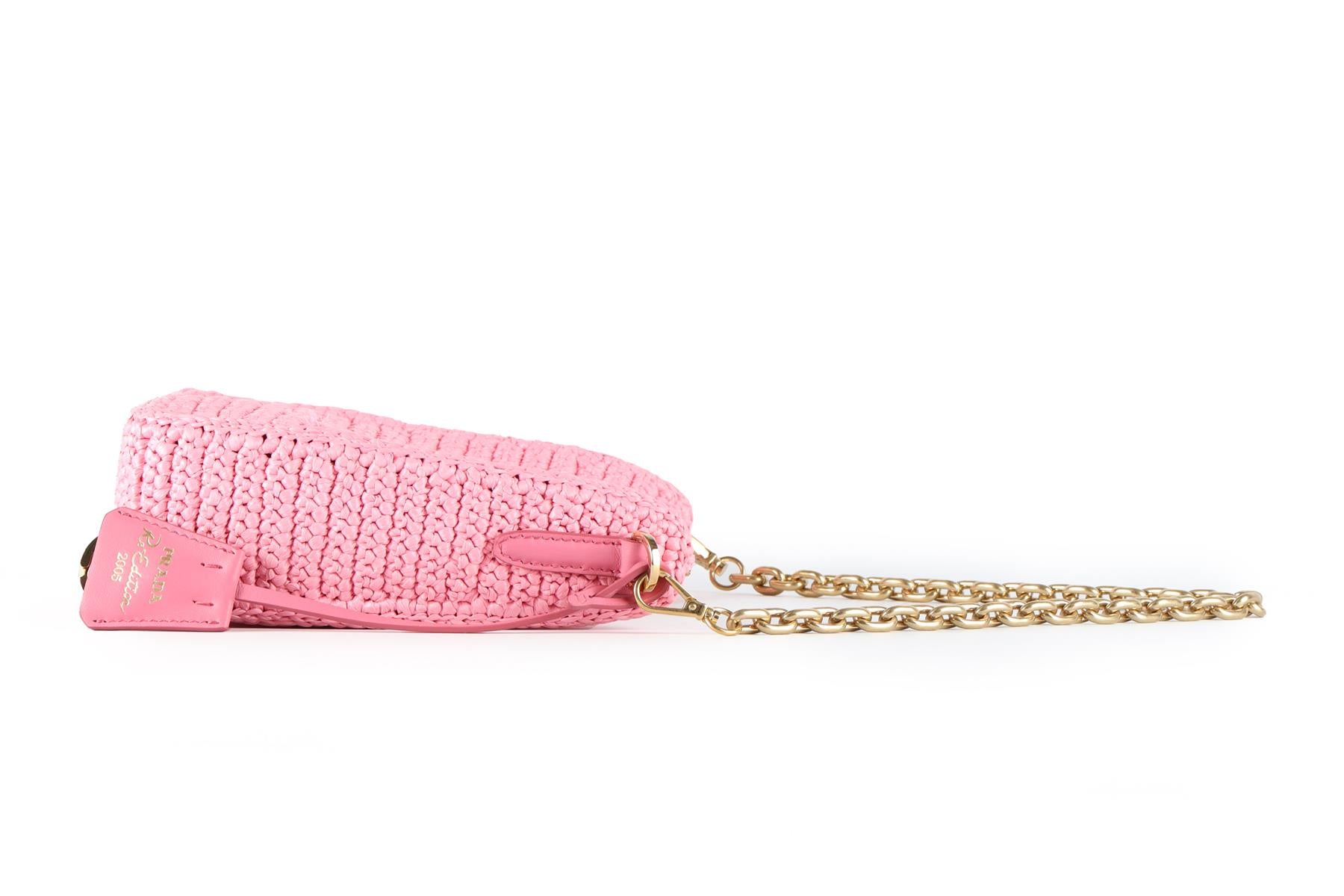 PRADA PINK RE-EDITION 2005 SMALL RAFFIA SHOULDER BAG