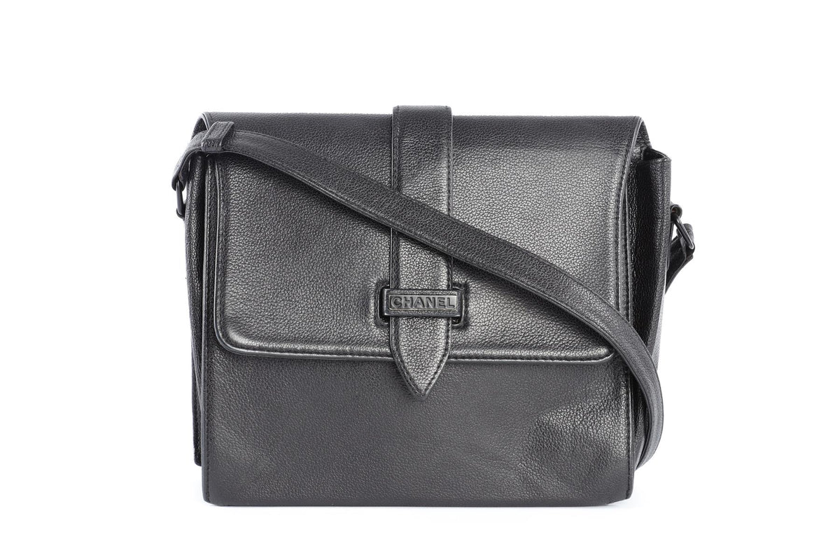 CHANEL BLACK 2000 - 2002 LEATHER SHOULDER BAG