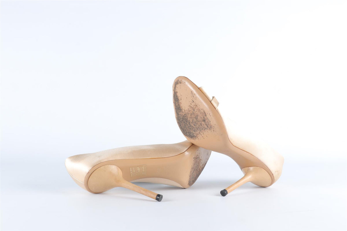 GUCCI NUDE SATIN PUMPS EU 38 UK 5 US 8