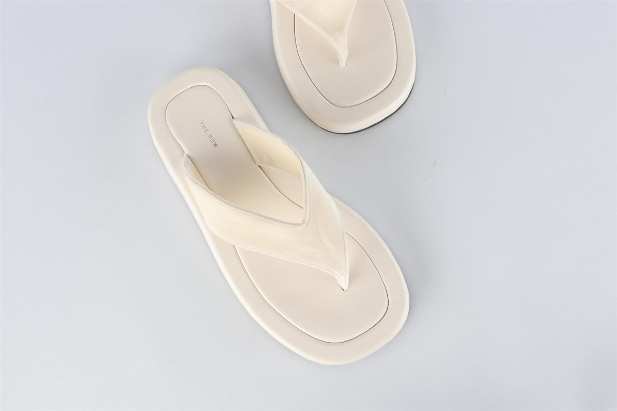 THE ROW WHITE GINZA LEATHER FLIP FLOPS EU 38.5 UK 5.5 US 8.5