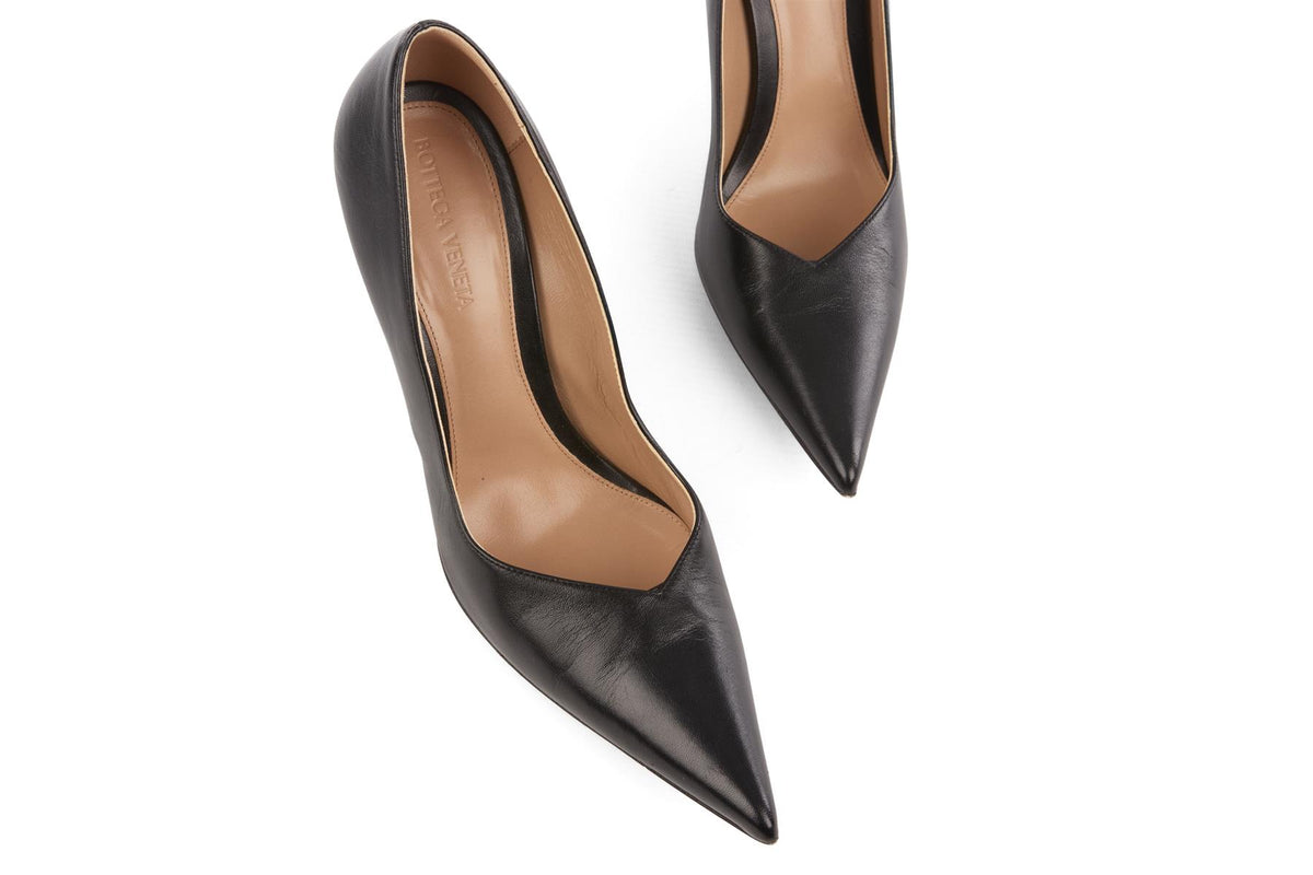 BOTTEGA VENETA BLACK LEATHER PUMPS EU 38.5 UK 5.5 US 8.5