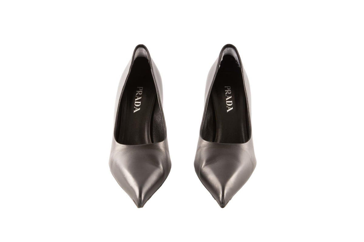 PRADA BLACK LEATHER PUMPS EU 39