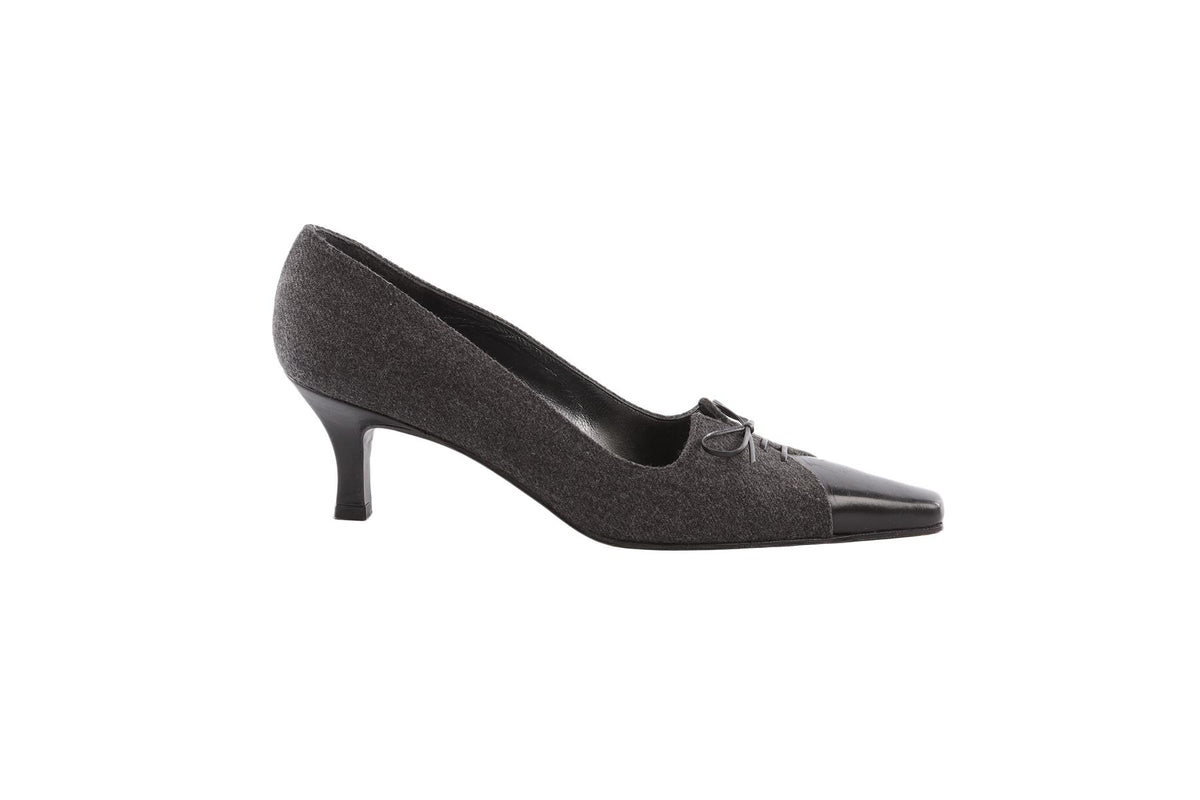 STUART WEITZMAN GREY VINTAGE FELT PUMPS US 7 EU 37 UK 4