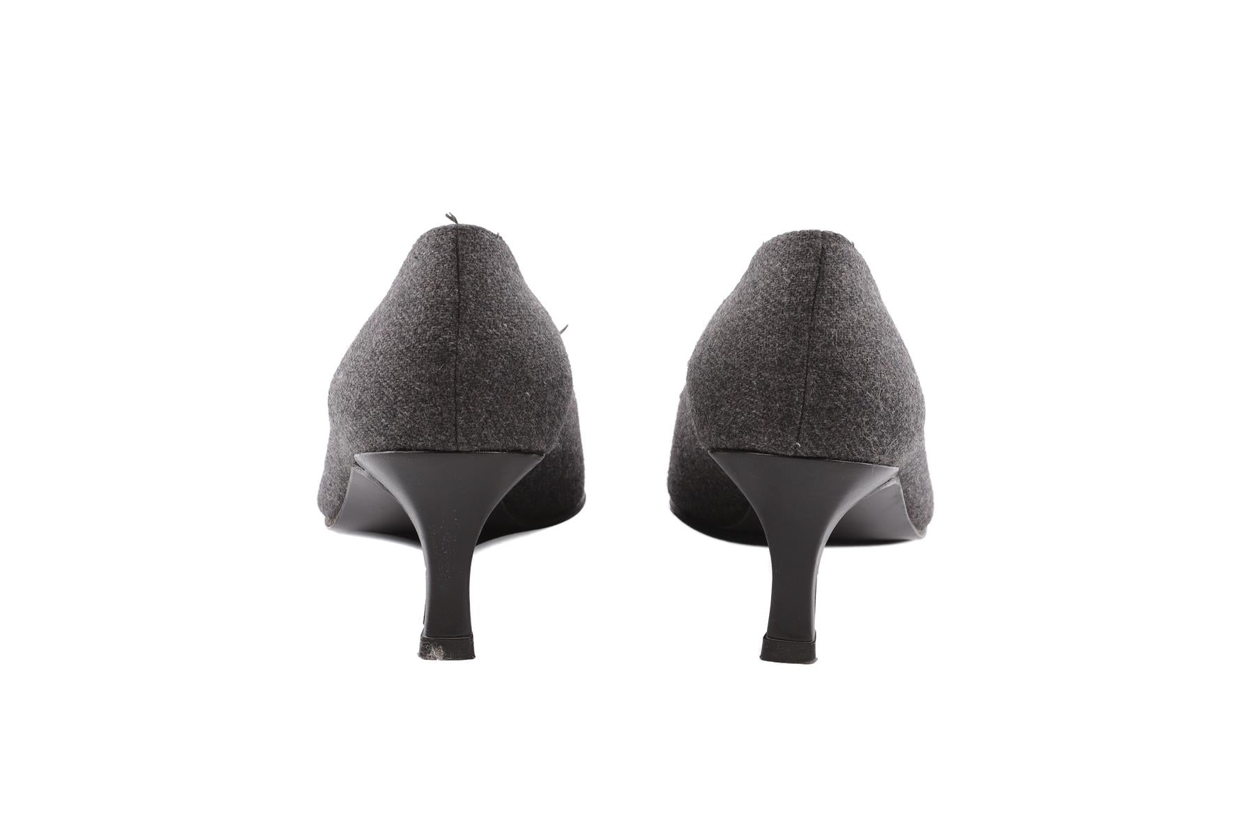 STUART WEITZMAN GREY VINTAGE FELT PUMPS US 7 EU 37 UK 4