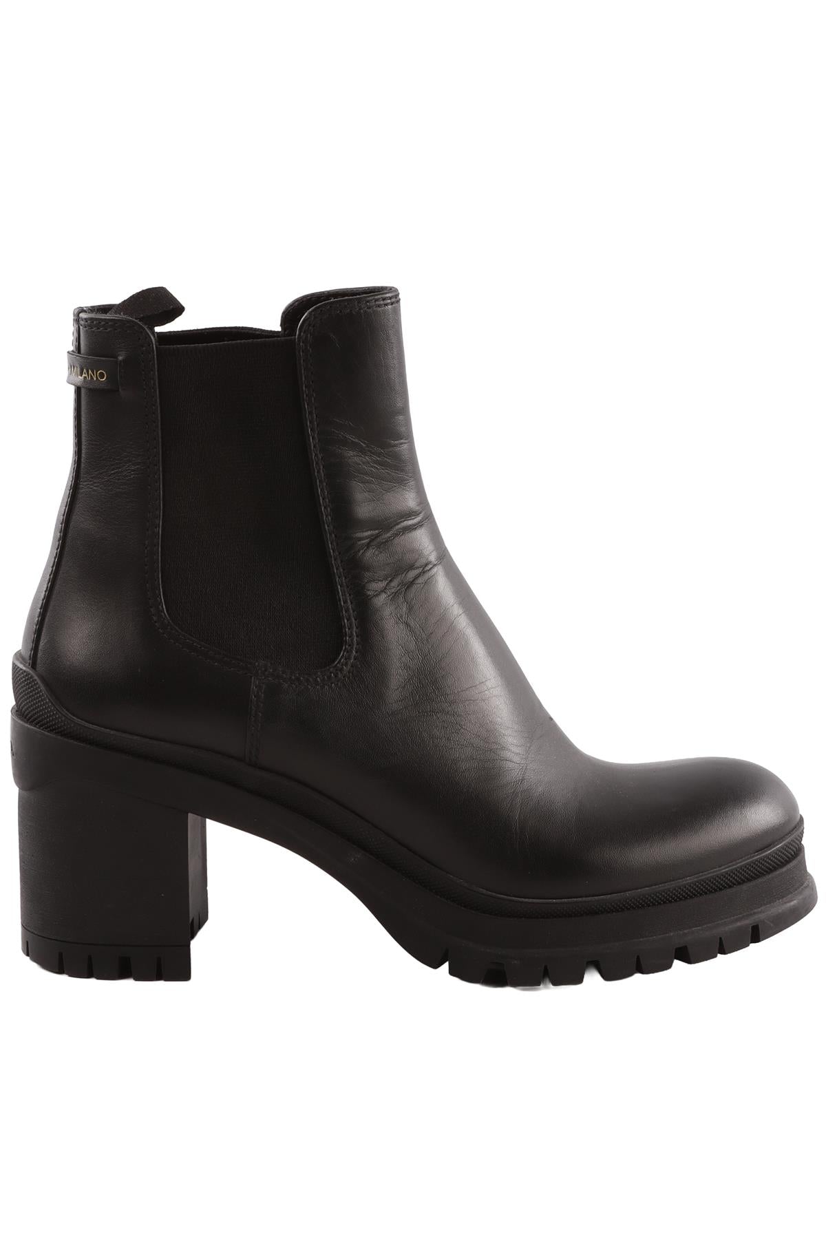 BLACK LEATHER ANKLE BOOTS